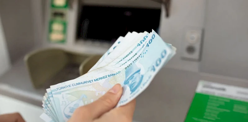 Можно ли снимать деньги для ВНЖ?