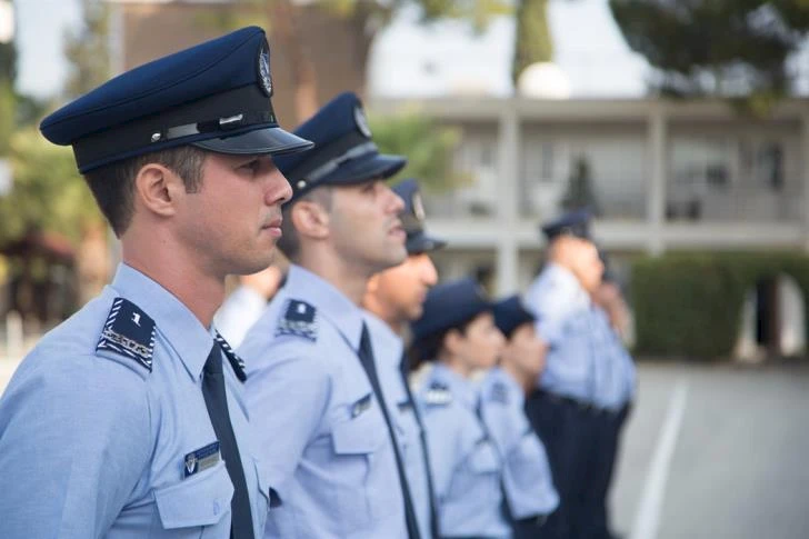 Polis memurlarının fotoğrafı