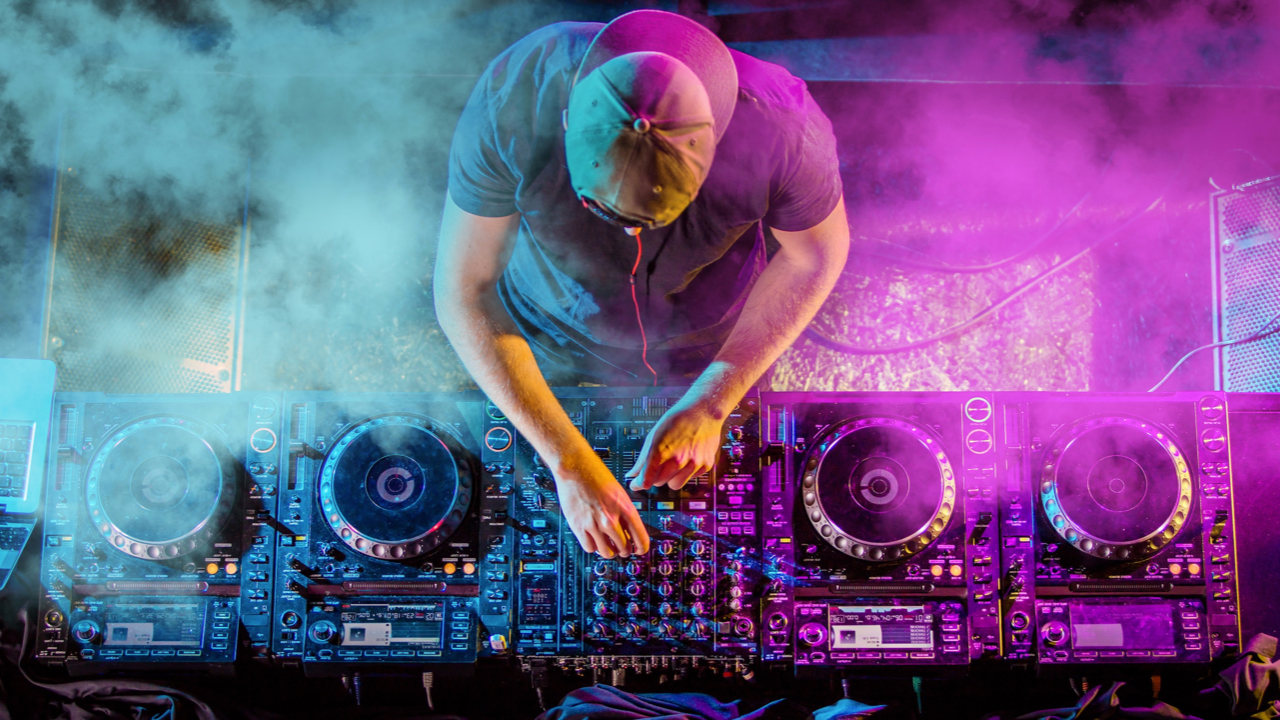 DJ PERFORMANCE - TBA